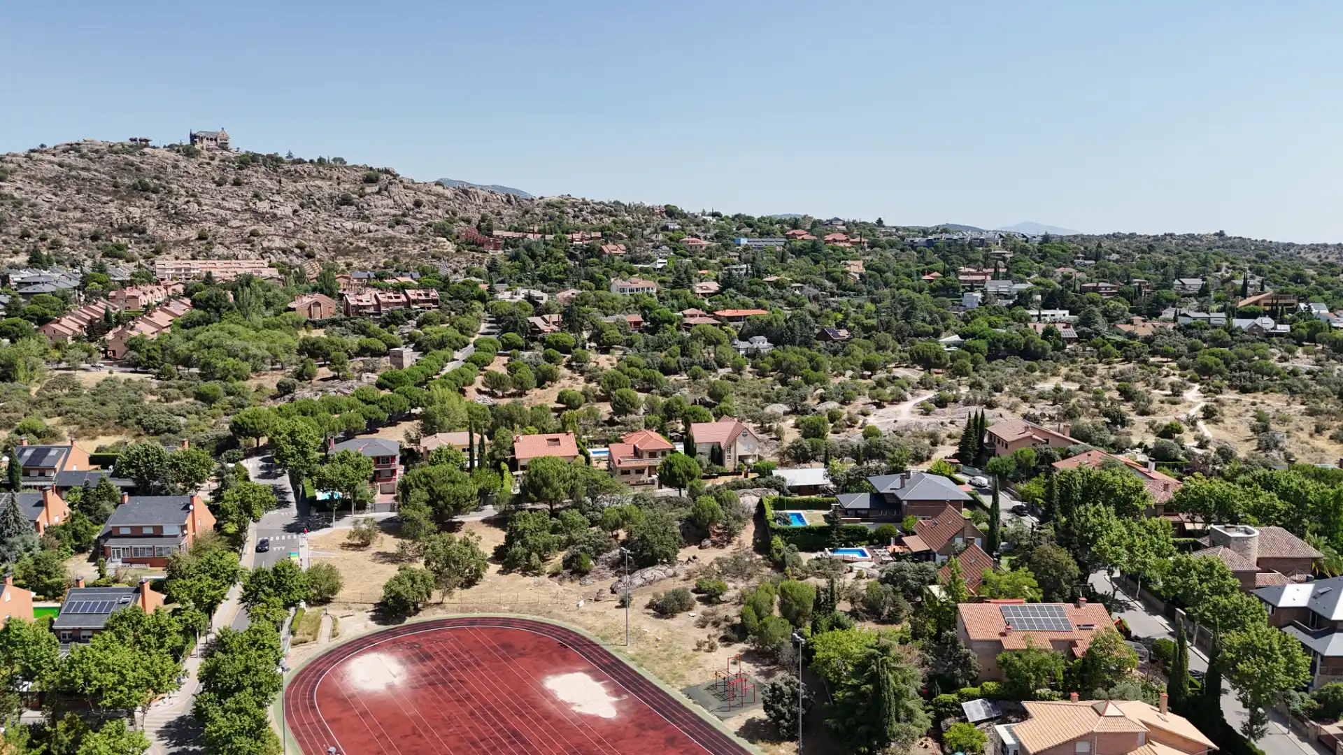 Außenansicht von Haus oder Chalet zum Verkauf in Torrelodones mit Heizung, Privatgarten und Parkett