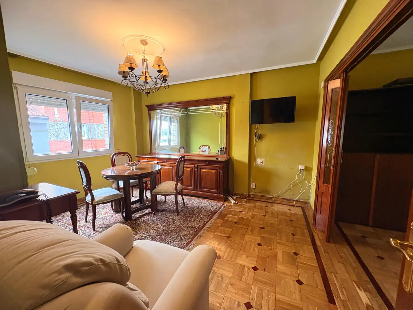 Living room of Flat for sale in Gijón   with Heating, Parquet flooring and Furnished