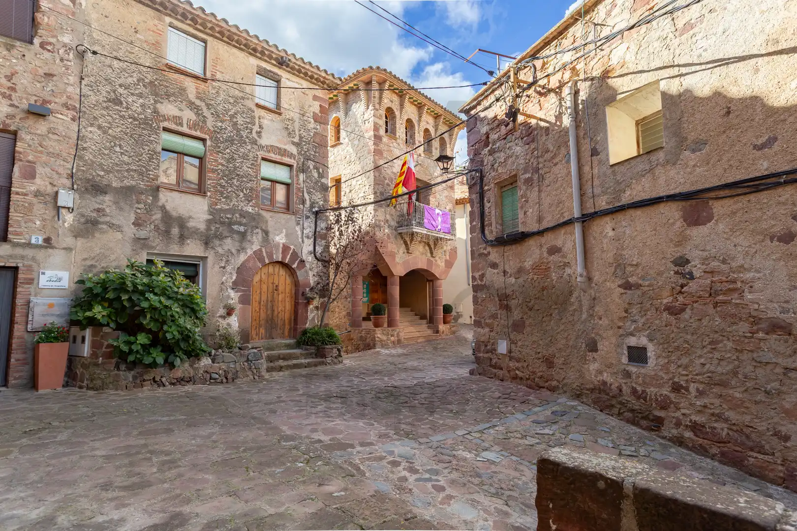 Vista exterior de Finca rústica en venda en L'Argentera amb Terrassa i Balcó