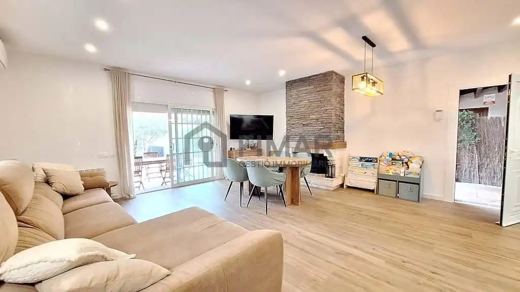 Sala de estar de Casa o chalet en venta en Vilassar de Dalt con Aire acondicionado, Calefacción y Jardín privado