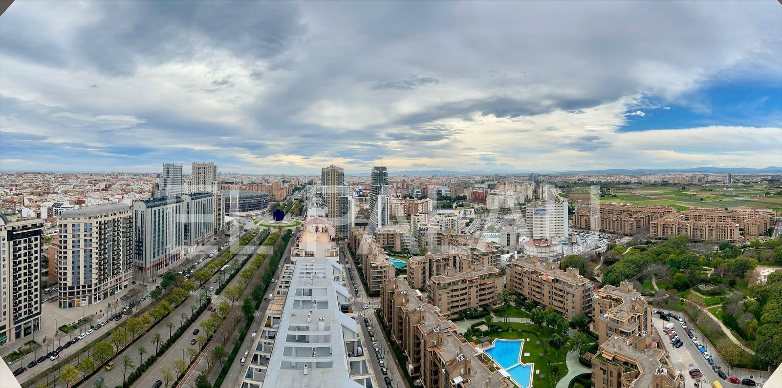 Vista exterior de Piso de alquiler en  Valencia Capital con Aire acondicionado, Calefacción y Terraza