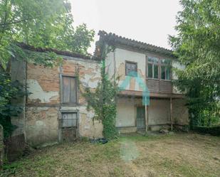 Vista exterior de Casa o xalet en venda en Piloña amb Jardí privat