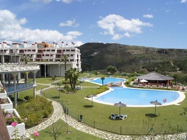 Pis amb piscina en venda a El Paraíso