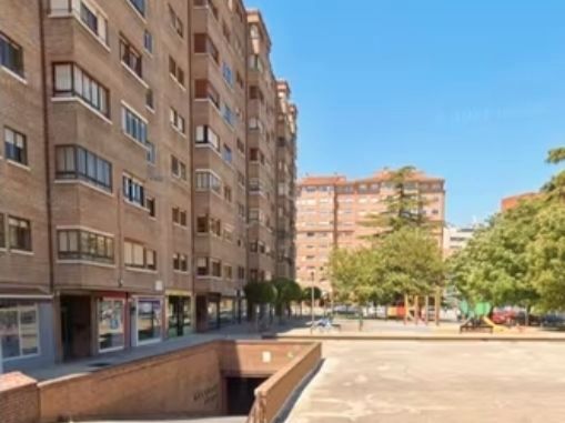 Exterior view of Garage for sale in Palencia Capital