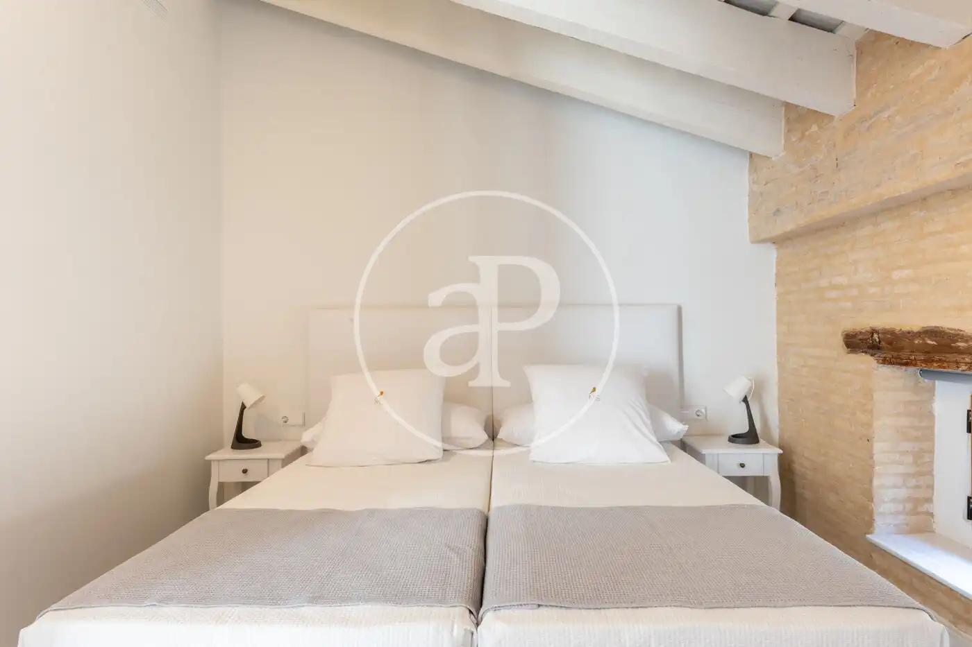 Attic for rent in Calle de Pérez Bayer, Sant Francesc