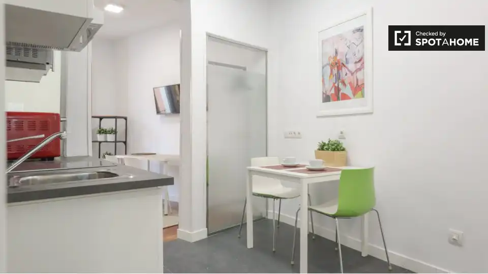Piso con terraza en alquiler en Centro, imagen 2