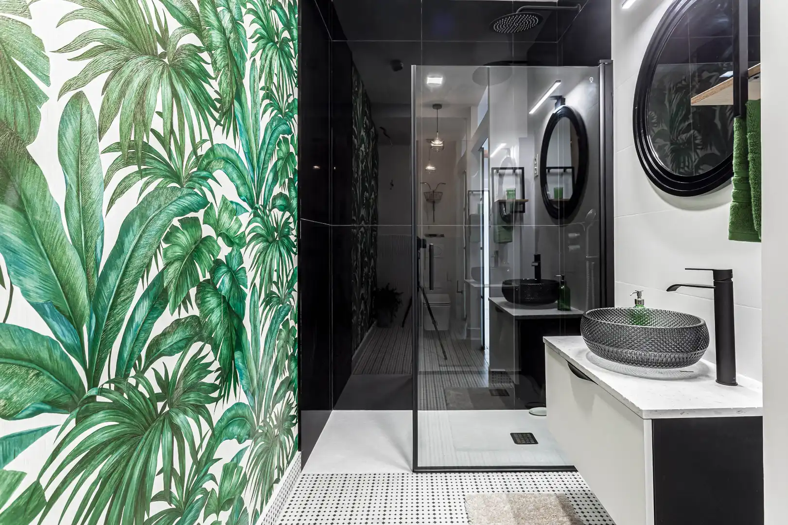 Bathroom of Flat for rent in Madrid  with Air Conditioner, Heating and Parquet flooring