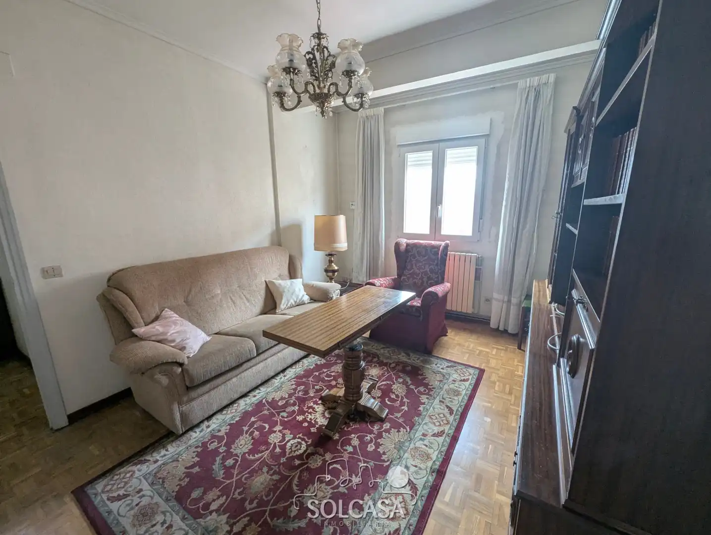 Living room of Flat for sale in Valladolid  with Heating, Terrace and Furnished