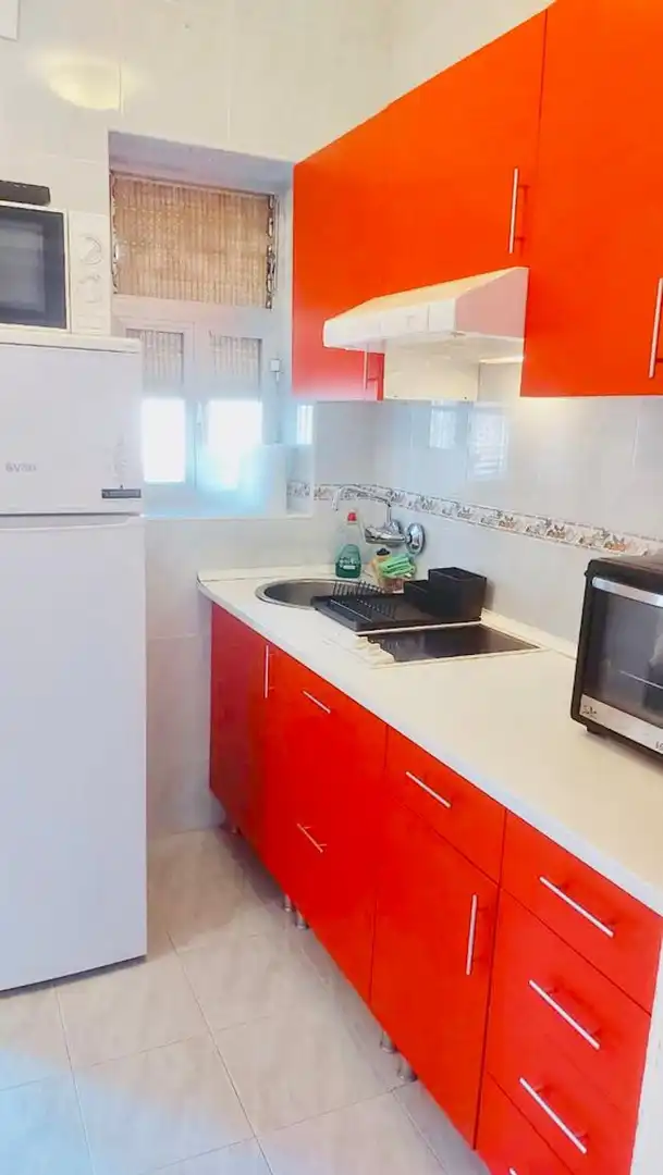 Kitchen of Flat for share in Madrid  with Washing machine