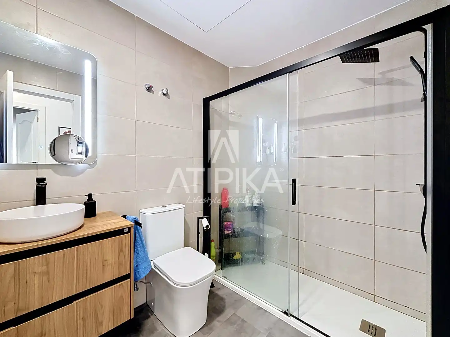 Baño de Piso en venta en Sitges con Aire acondicionado y Horno