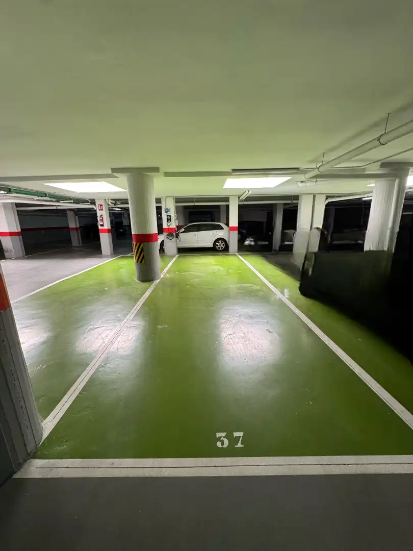 Parking de Piso en venta en  Logroño con Calefacción, Parquet y Terraza