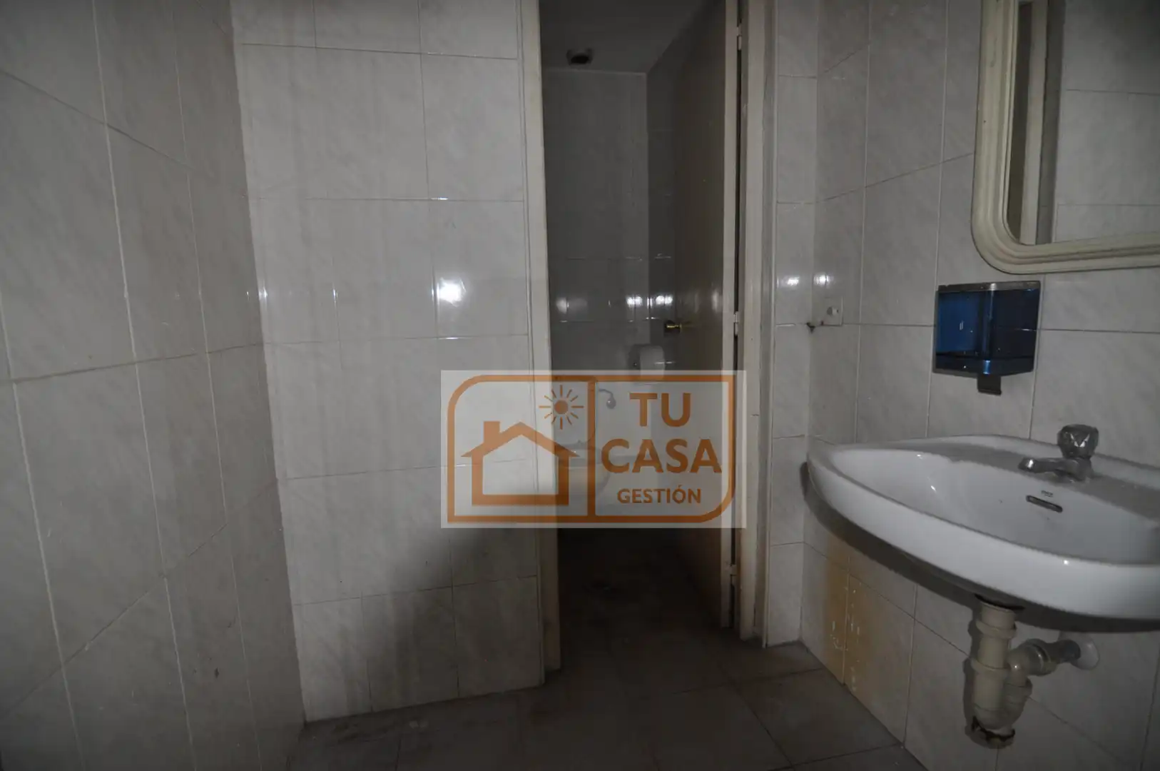 Local comercial en alquiler en Avenida de Hernán Cortés, imagen 13