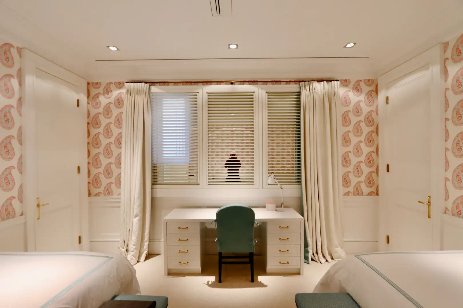 Bedroom of Flat for sale in Madrid  with Air Conditioner, Heating and Storage room