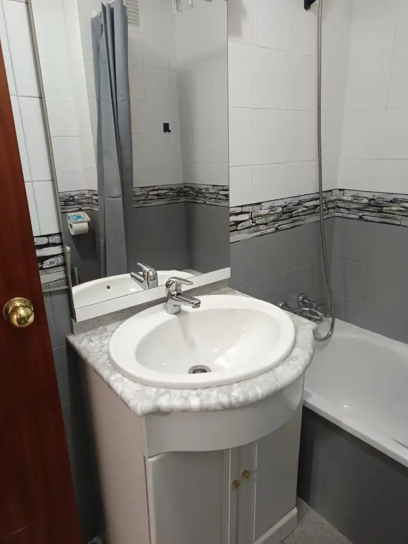 Bany de Pis en venda en Huelva amb Aire condicionat, Calefacció i Moblat