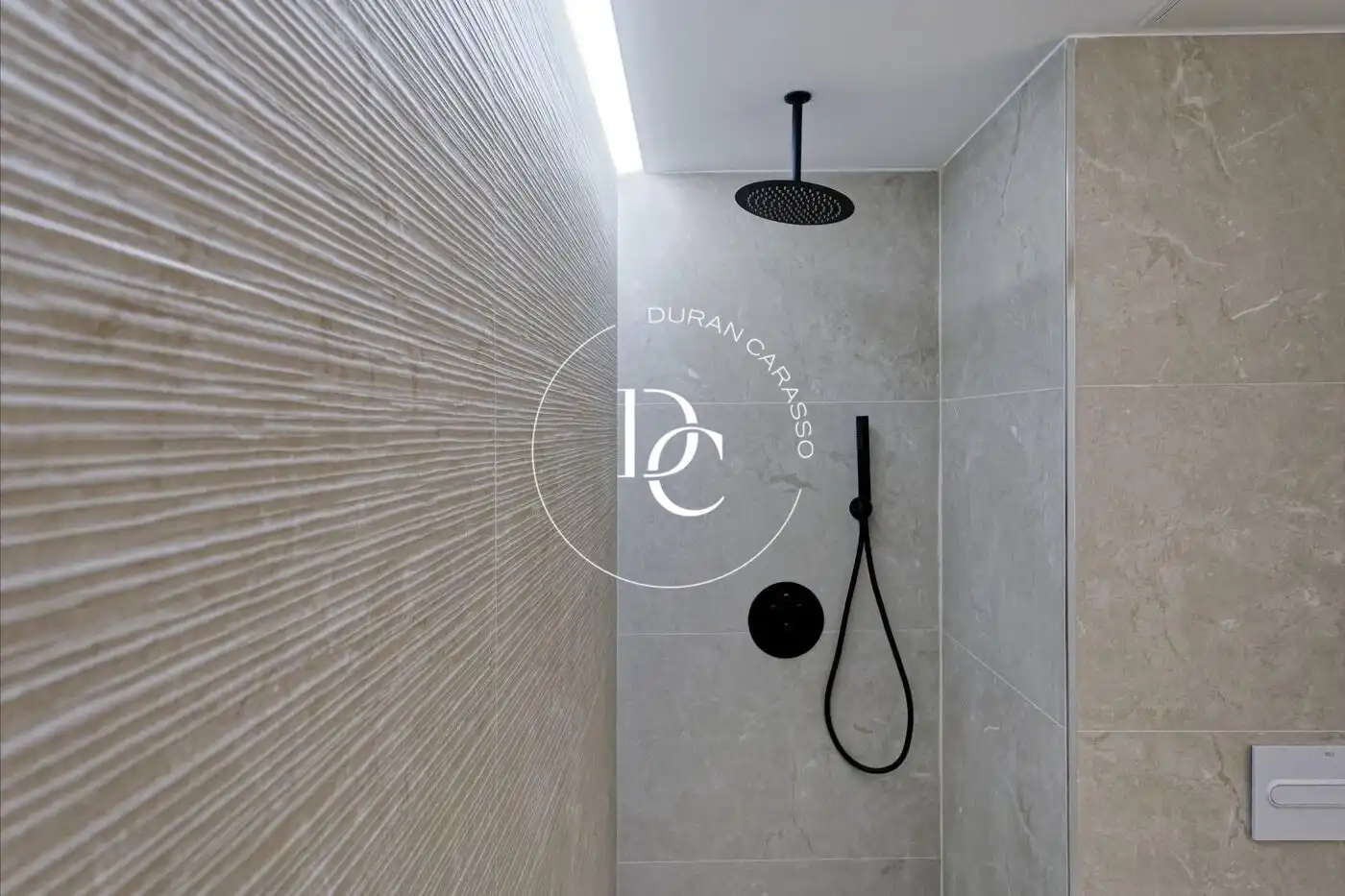 Piso con terraza en venta en Carrer del Bruc, imagen 23