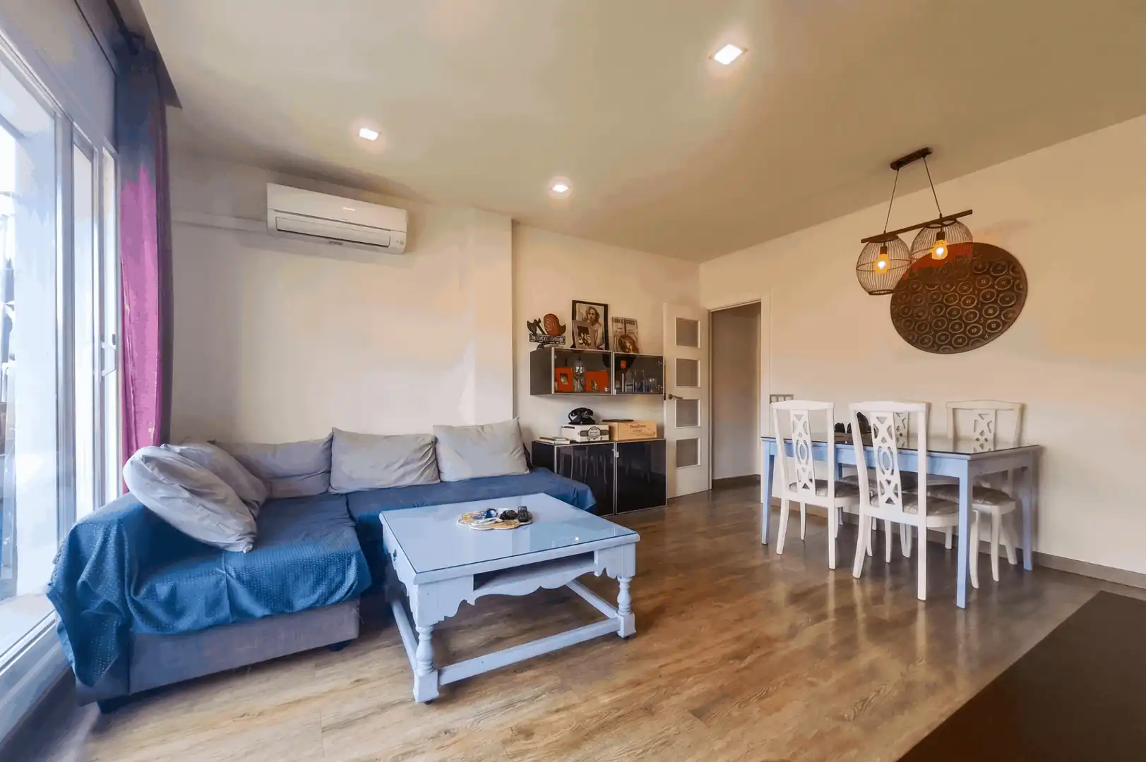 Living room of Flat for sale in Castelldefels  with Air Conditioner, Heating and Parquet flooring