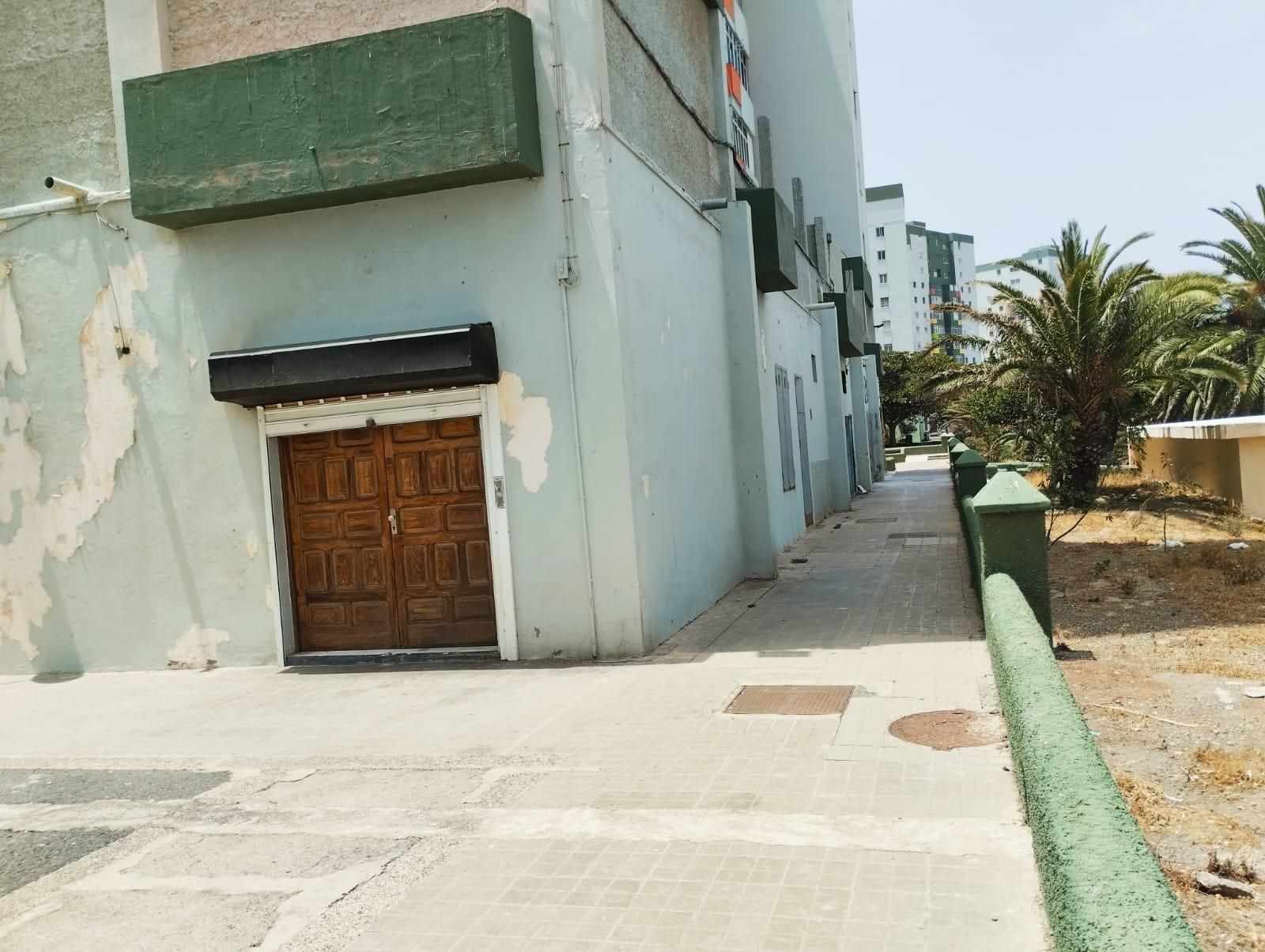 Vista exterior de Local en venta en Telde