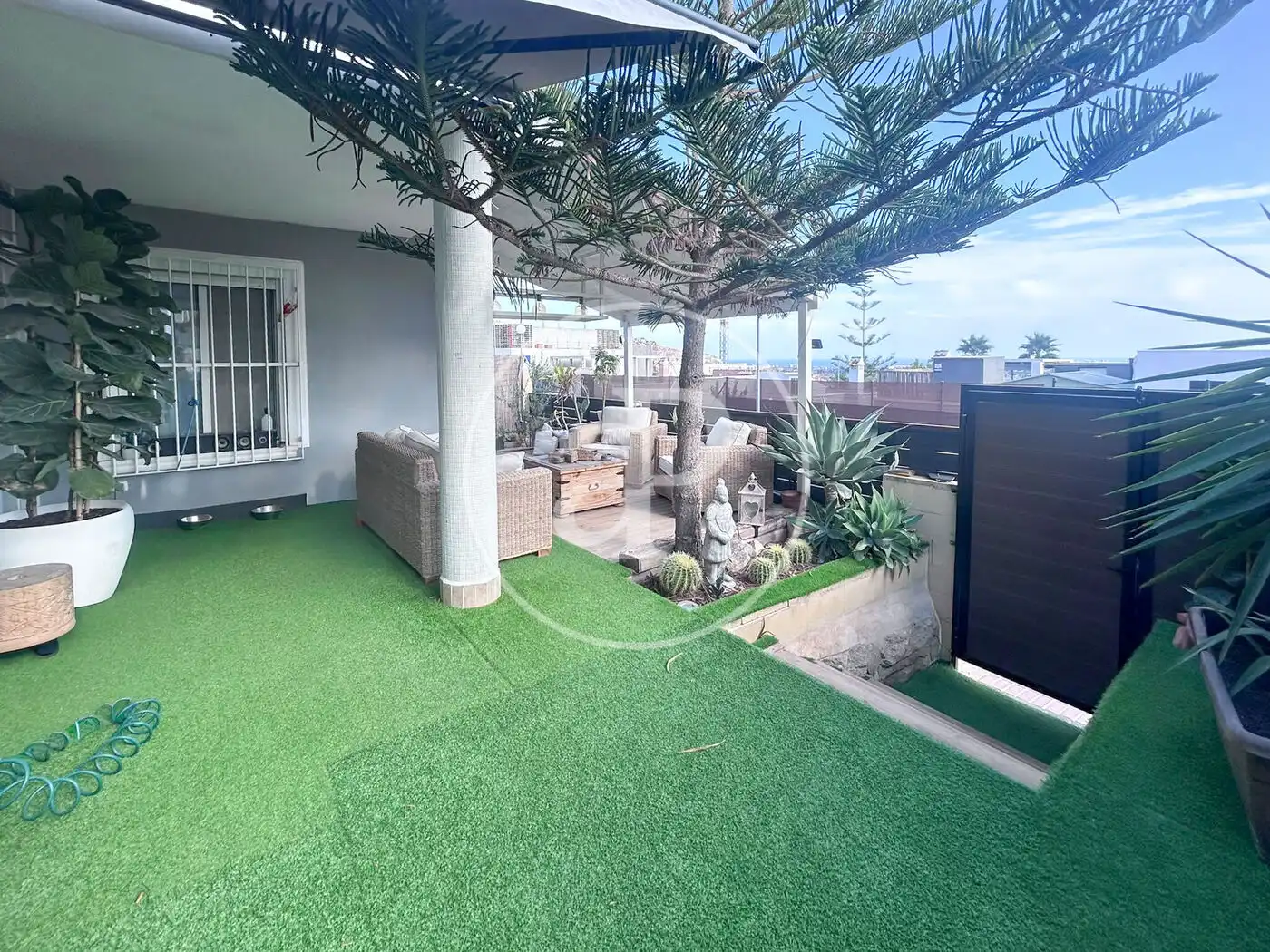 Casa aparellada amb terrassa en venda a Bonalba - Cotoveta