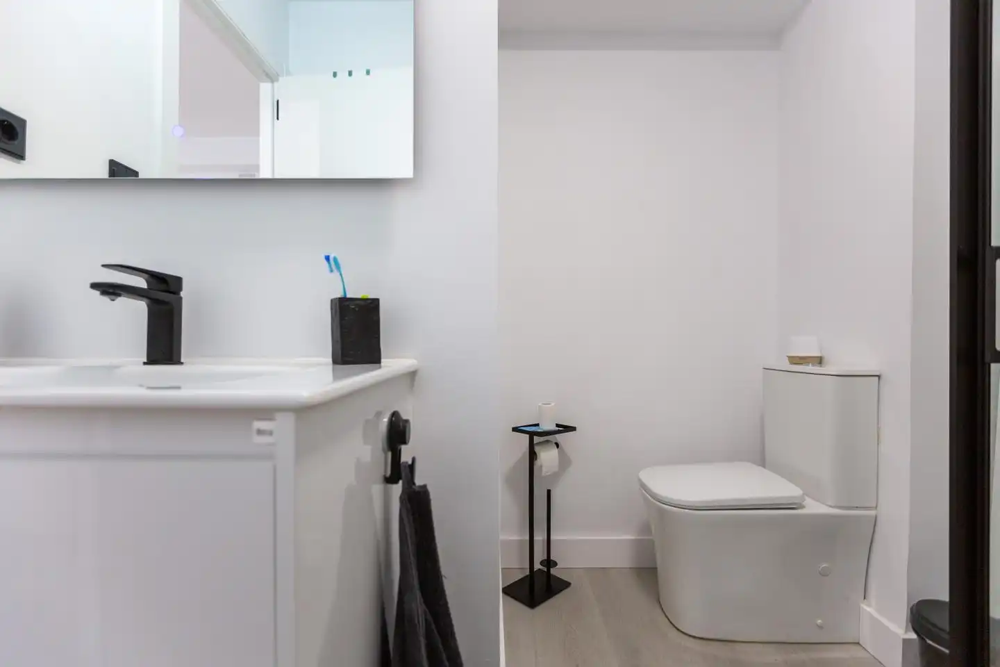 Bathroom of Flat for sale in A Coruña Capital   with Storage room