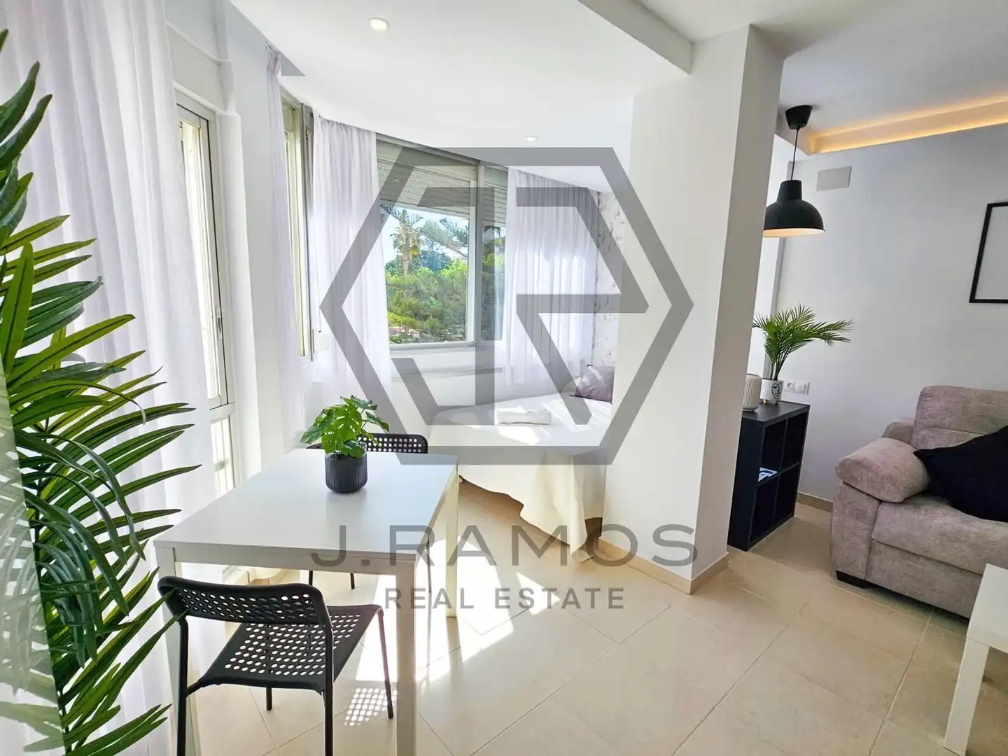 Study for rent in calafate, Centro