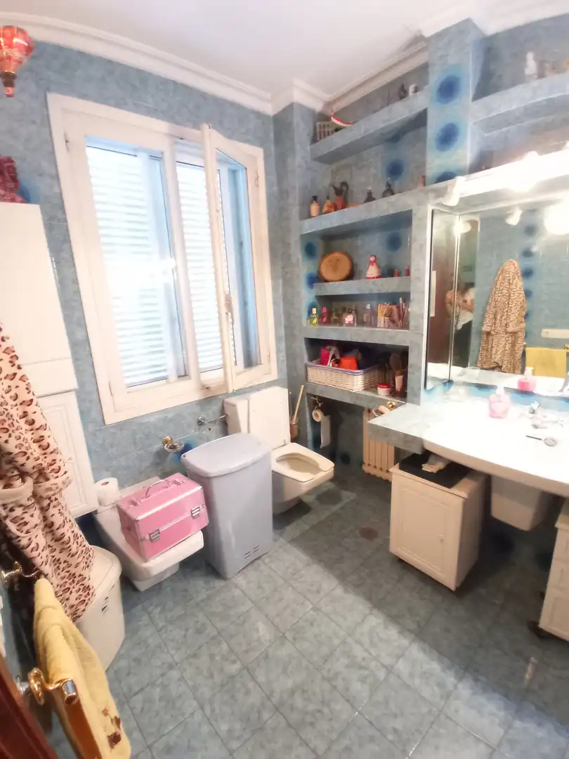 Bany de Casa o xalet en venda en Pontevedra Capital  amb Calefacció, Jardí privat i Parquet