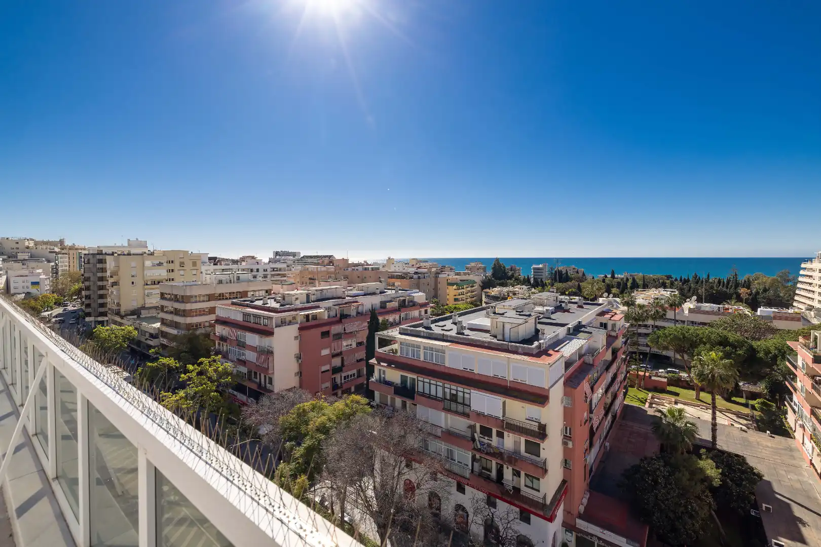 Vista exterior de Ático en venta en Marbella con Aire acondicionado, Calefacción y Terraza