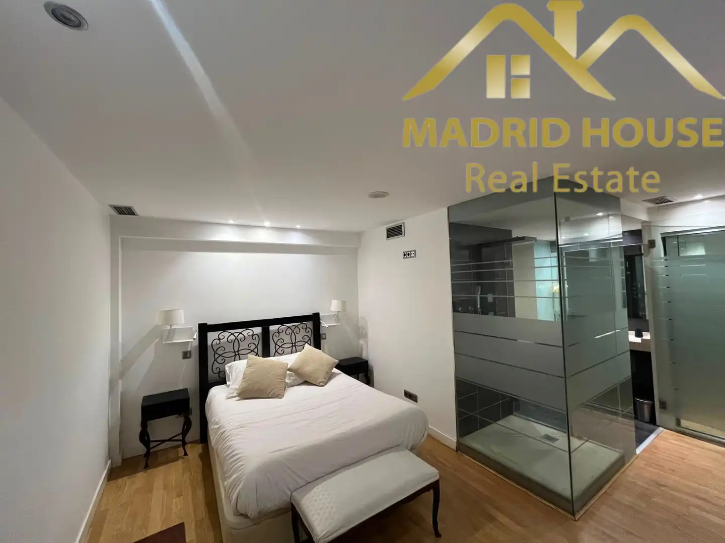 Schlafzimmer von Wohnung zum Verkauf in Madrid mit Klimaanlage, Heizung und Möbliert