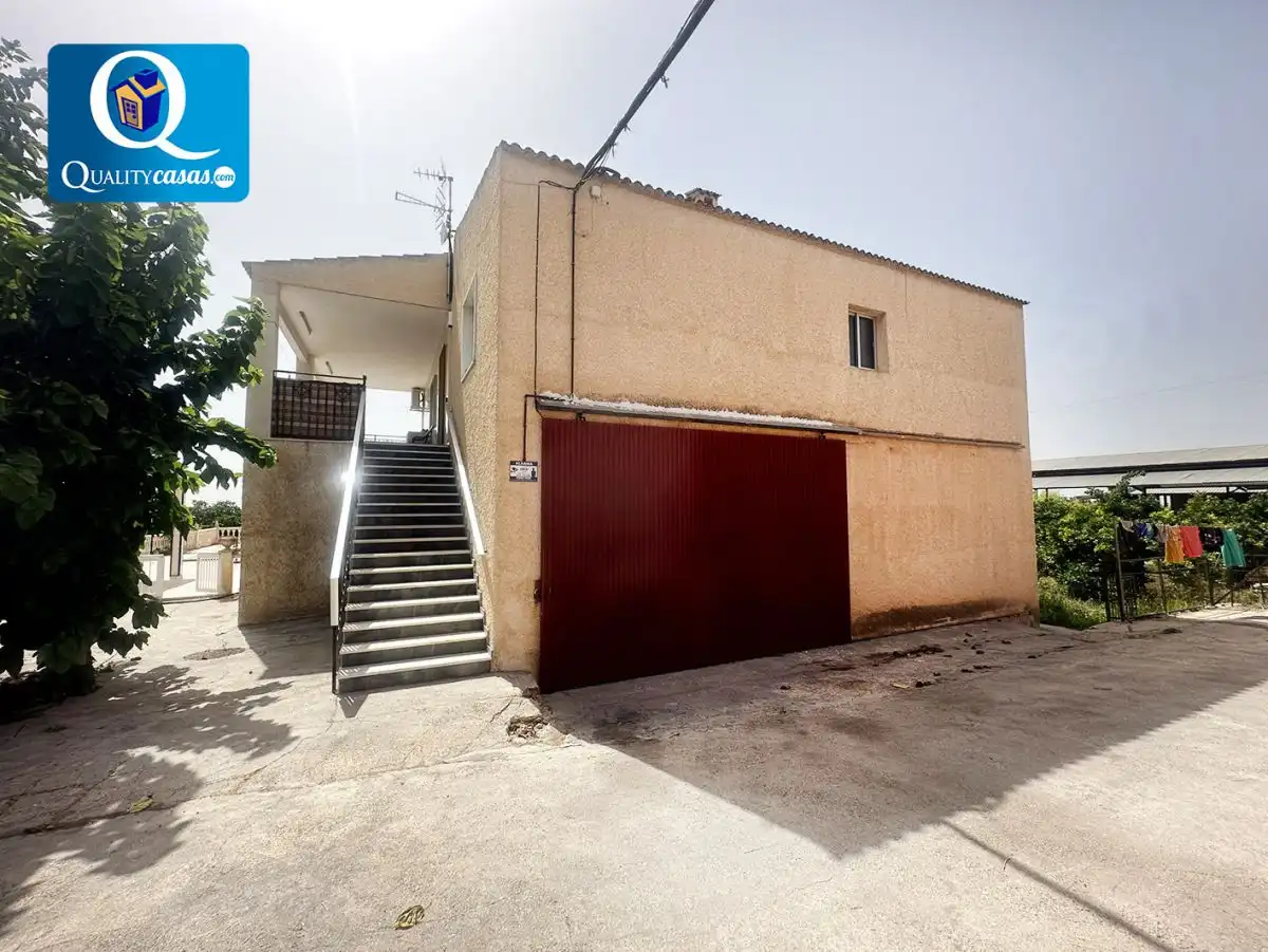 Vista exterior de Casa o chalet en venta en Crevillent con Terraza
