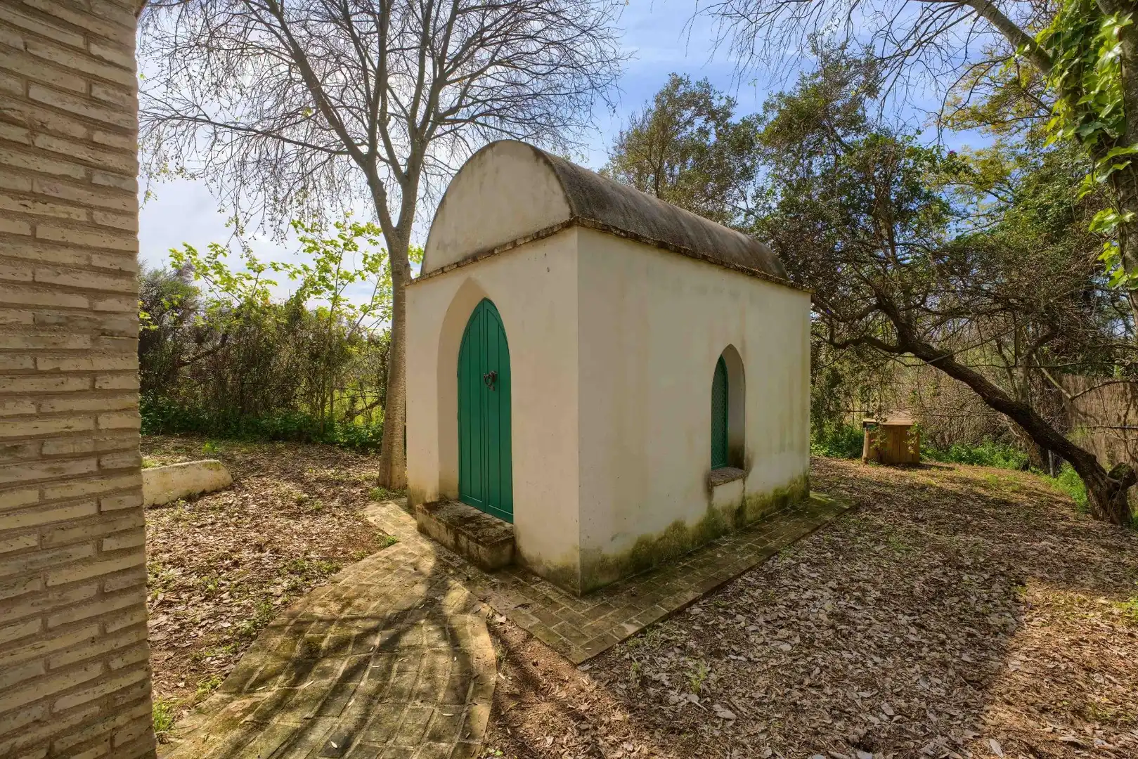 Jardí de Casa o xalet en venda en Sanlúcar la Mayor amb Aire condicionat, Jardí privat i Terrassa