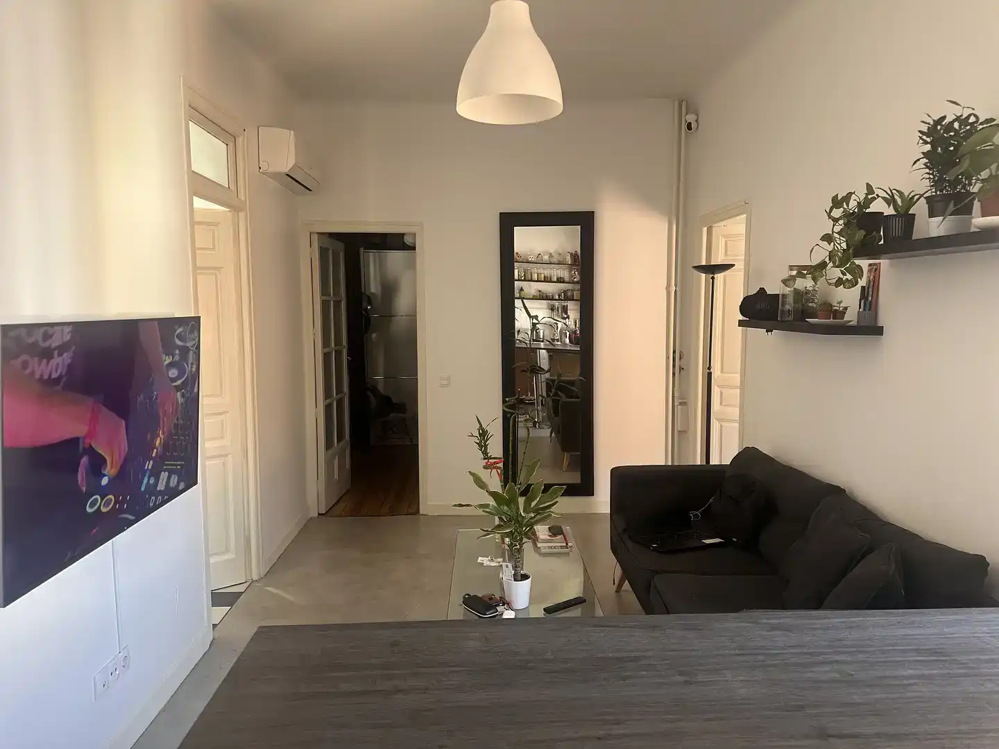 Wohnzimmer von Wohnungen zur Miete in Madrid mit Klimaanlage, Parkett und Möbliert