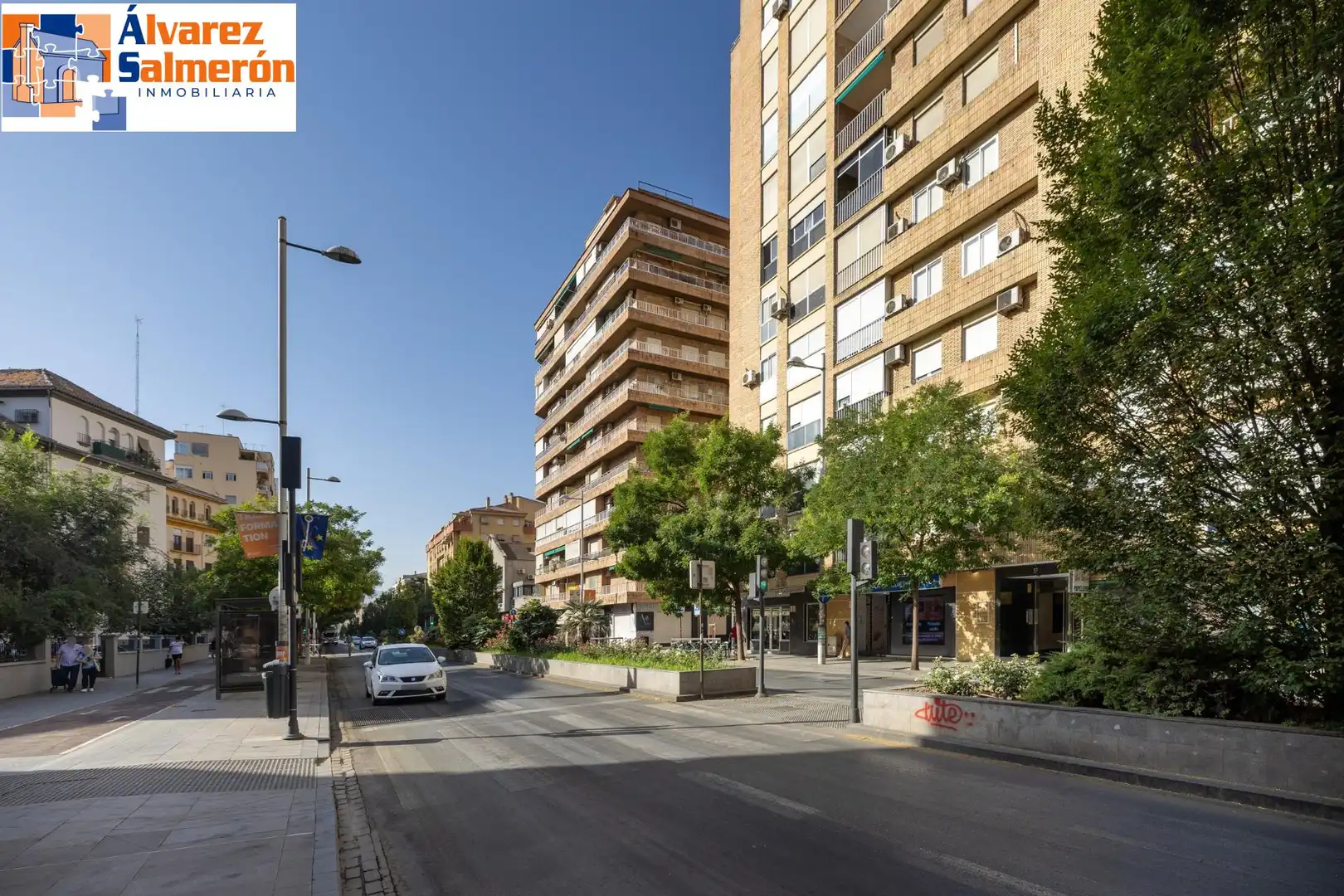 Außenansicht von Wohnung zur Miete in Granada mit Heizung, Terrasse und Möbliert