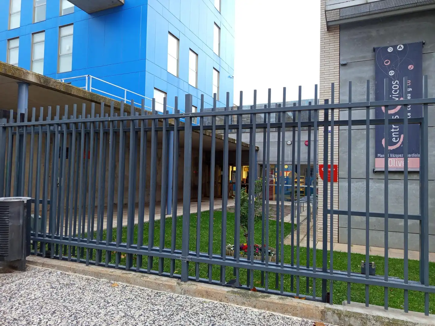 Außenansicht von Residential zum Verkauf in Zaragoza