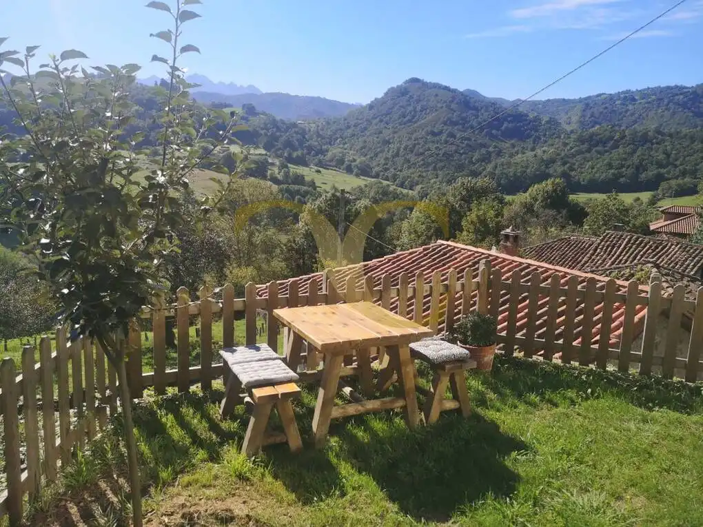 Terrassa de Casa o xalet en venda en Cangas de Onís amb Calefacció, Jardí privat i Terrassa