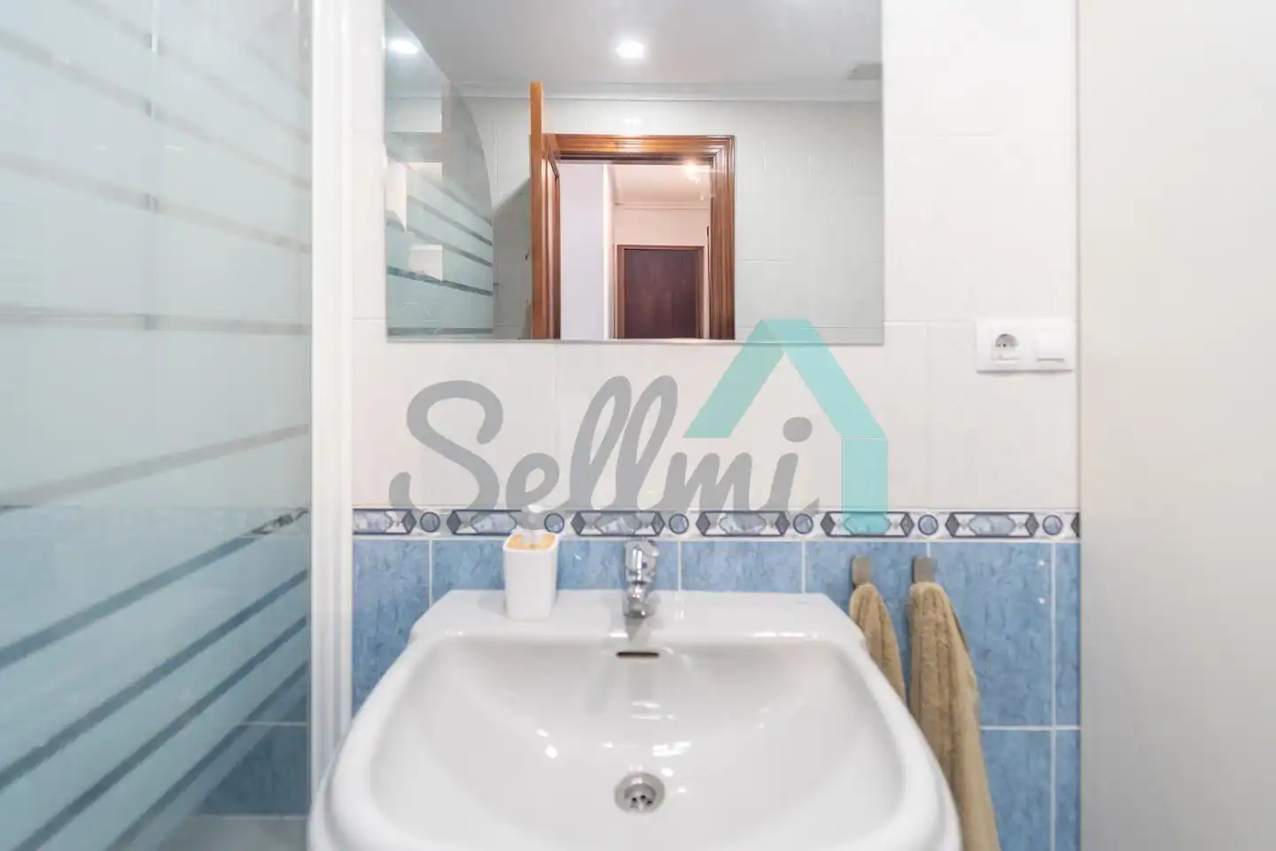 Badezimmer von Wohnung zur Miete in Llanera mit Heizung, Parkett und Möbliert