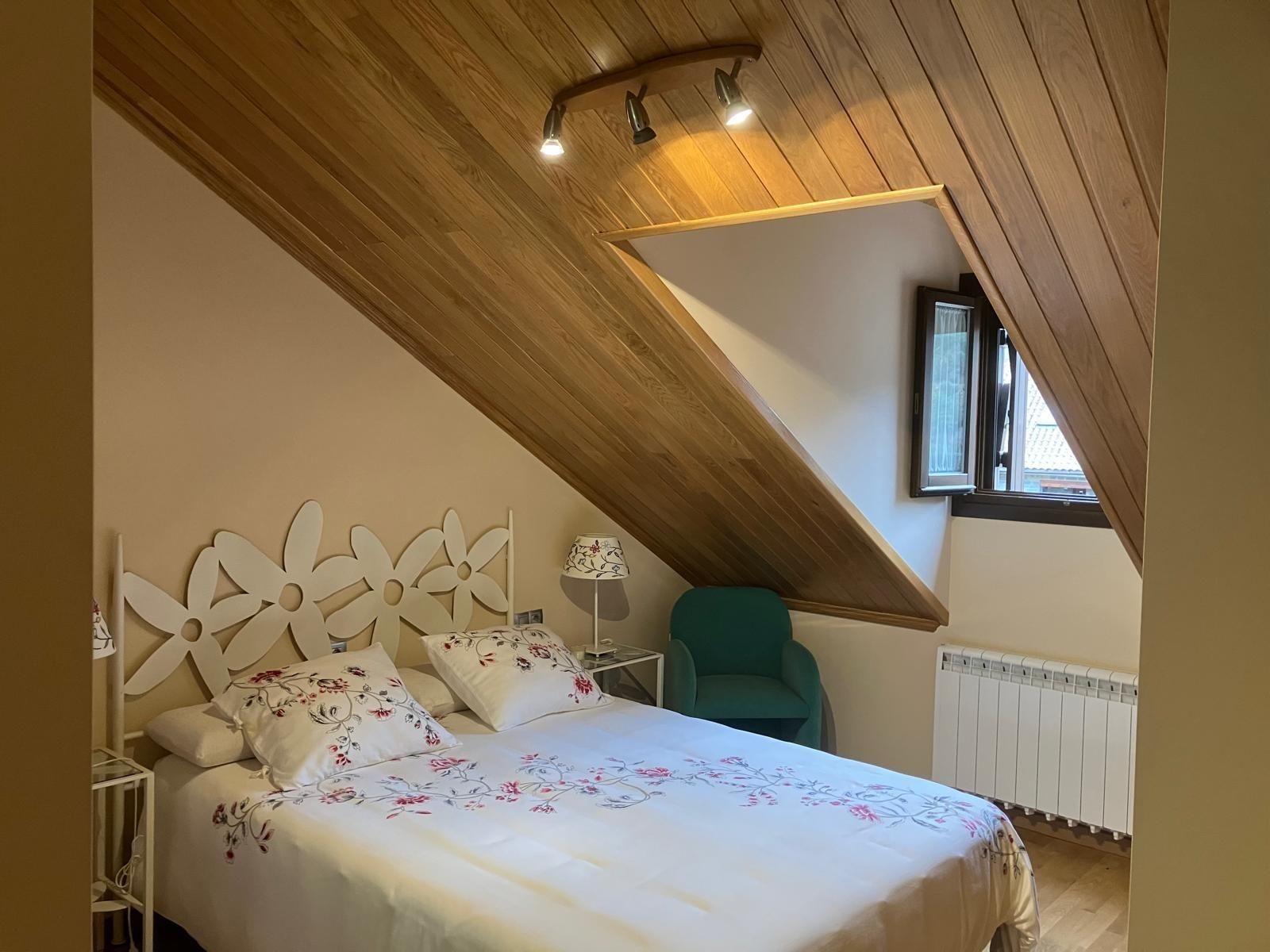 Bedroom of Single-family semi-detached for sale in  Madrid Capital  with Heating, Private garden and Storage room