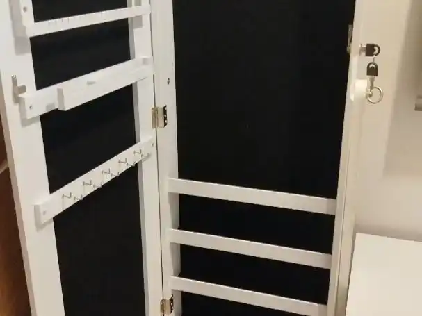 Dormitori de Pis per a compartir en La Pobla de Vallbona amb Parquet, Moblat i Balcó