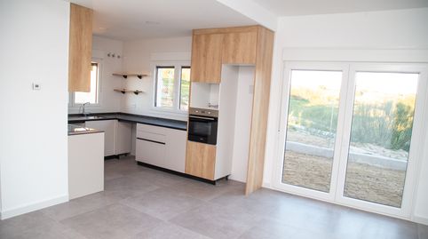 Foto 2 de Casa adosada en venta en Calle 2, 7, Villamantilla, Madrid