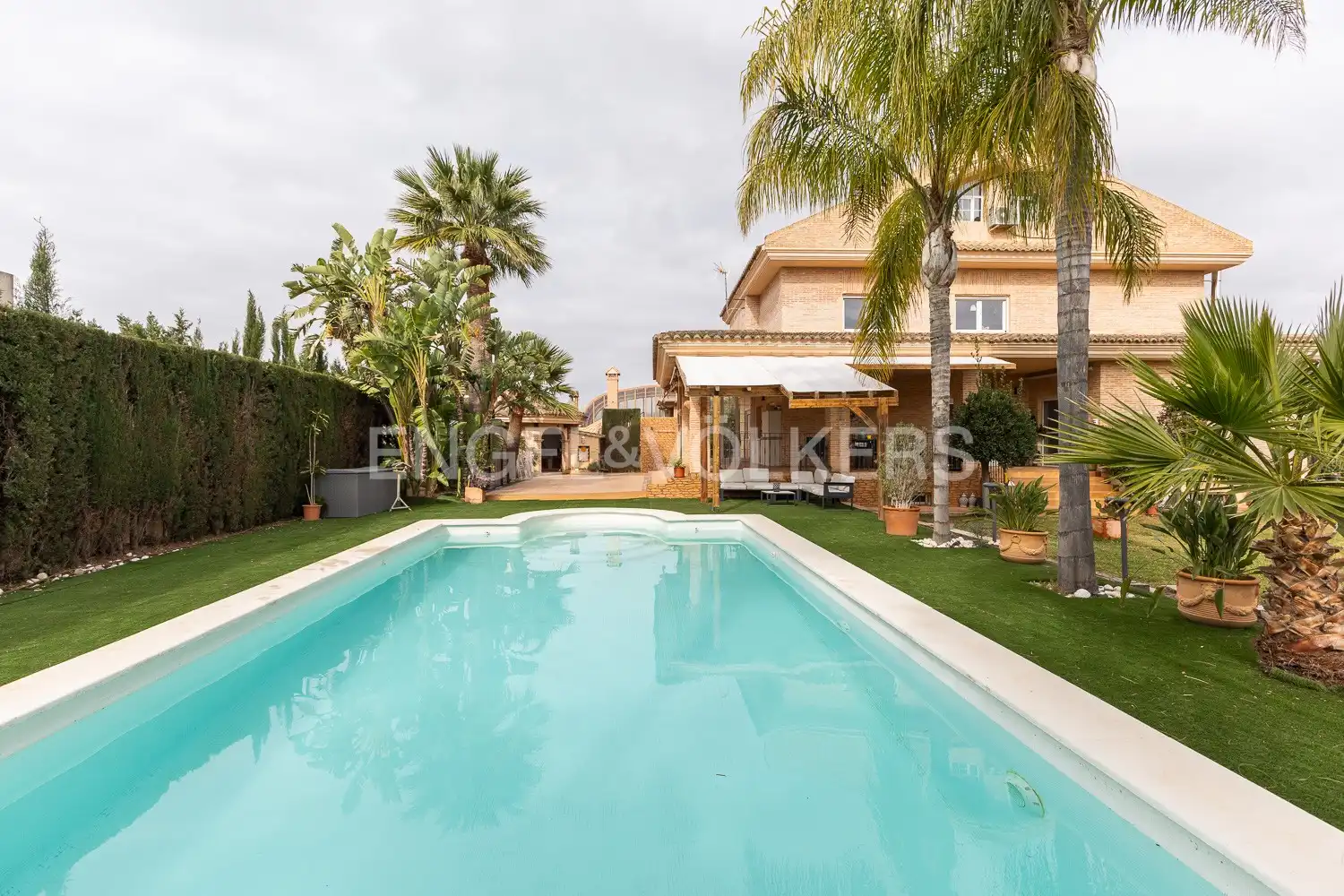 Swimming pool of Houses for sale in L'Eliana  with Air Conditioner, Heating and Private garden