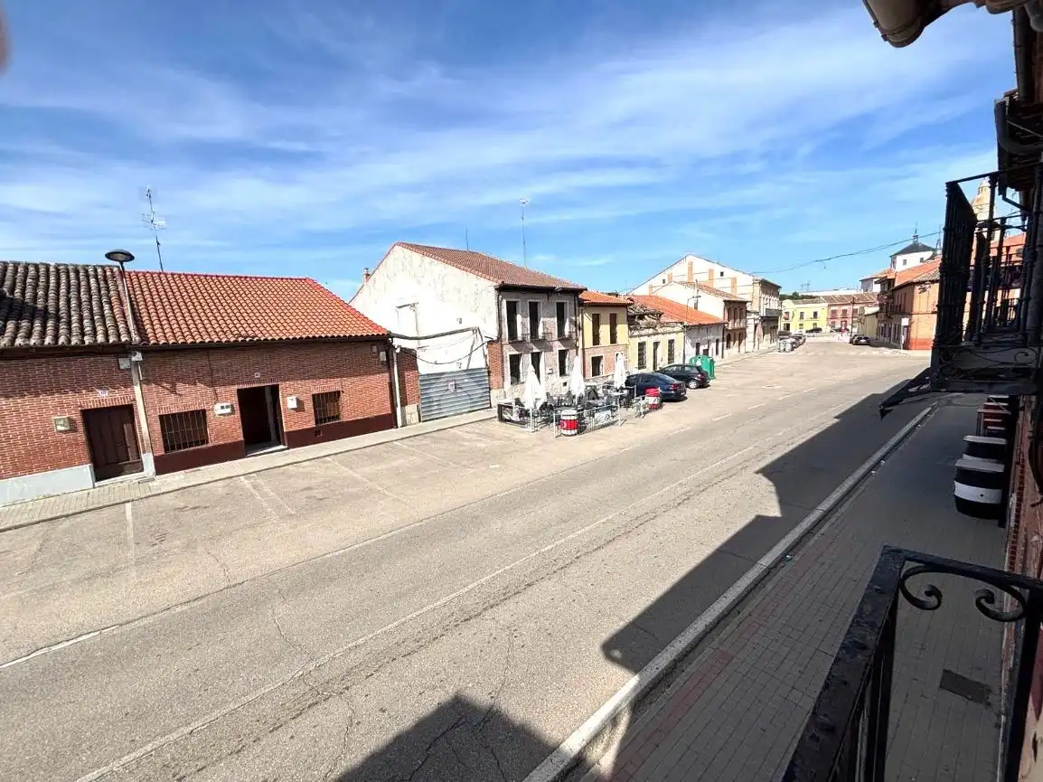 Vista exterior de Edifici en venda en Rueda