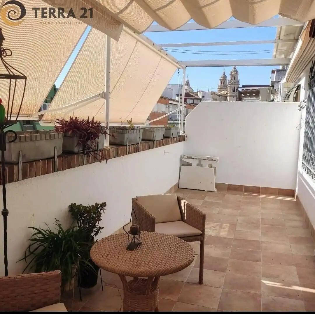 Terraza de Piso de alquiler en Jaén con Amueblado