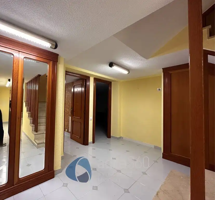 Houses for sale in Lardero  with Air Conditioner, Heating and Private garden