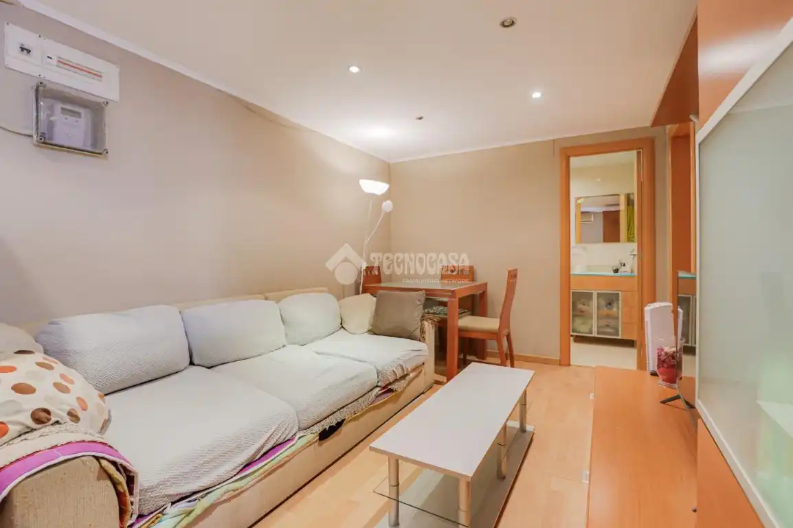 Sala d'estar de Pis en venda en Badalona amb Aire condicionat, Parquet i Moblat