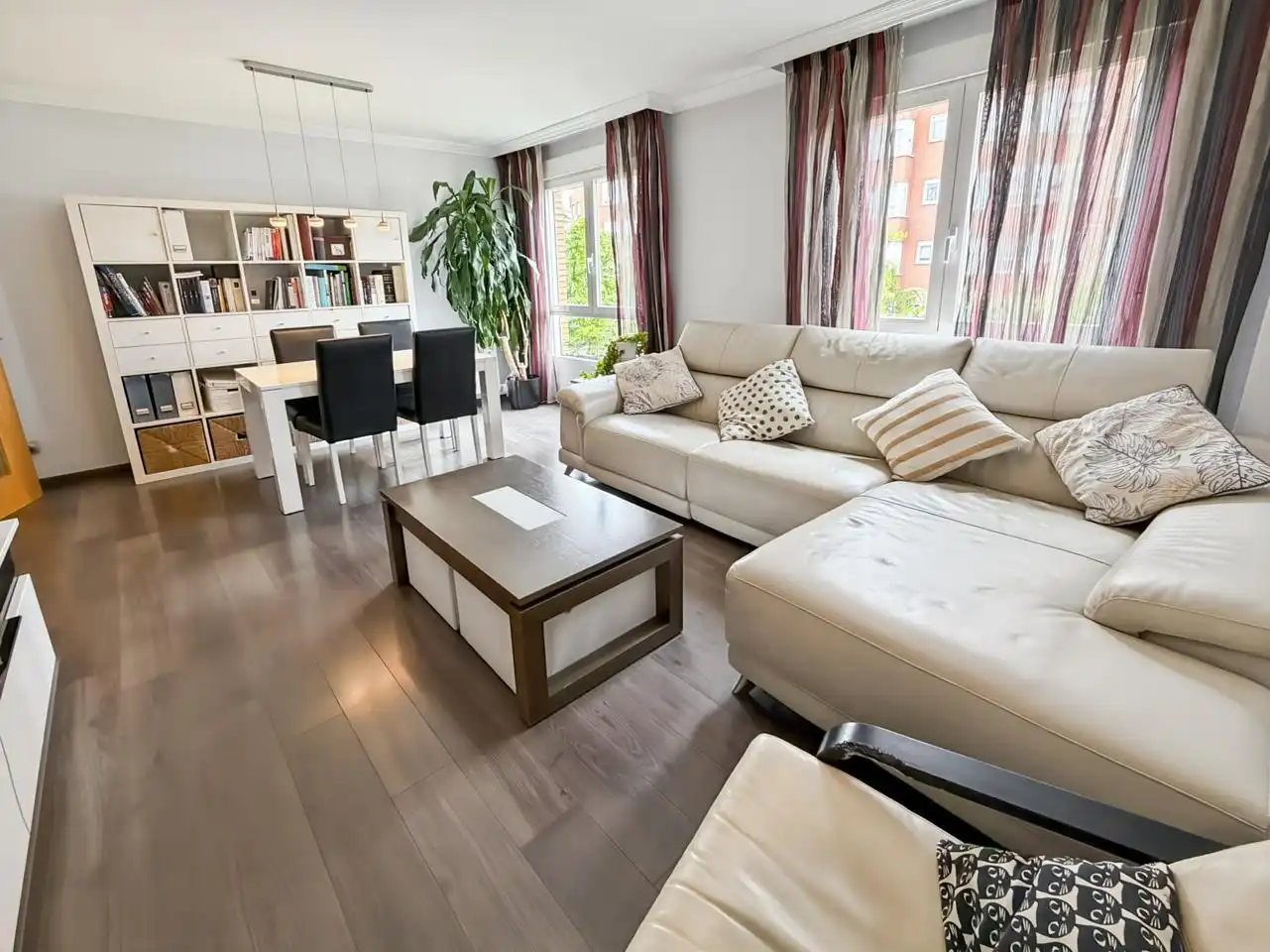 Sala de estar de Piso en venta en Madrid con Aire acondicionado, Calefacción y Piscina comunitaria