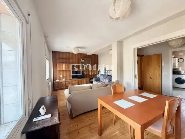 Sala d'estar de Edifici en venda en Madrid