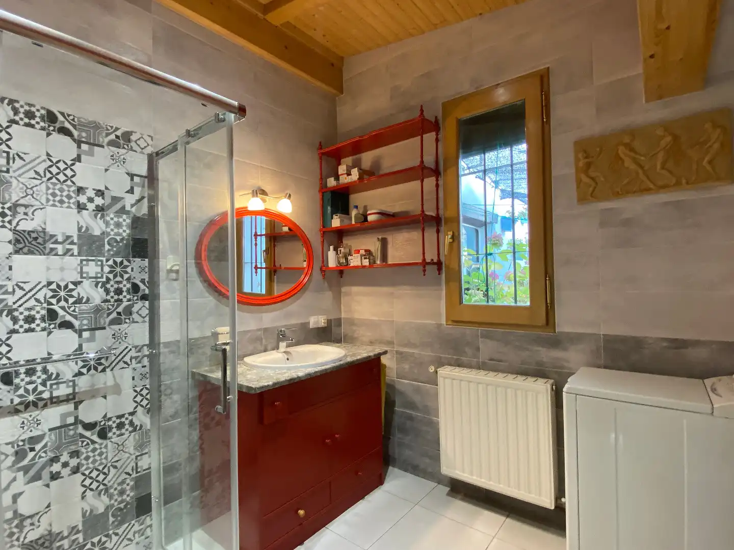 Bany de Casa o xalet en venda en Burgos amb Parquet, Traster i Moblat