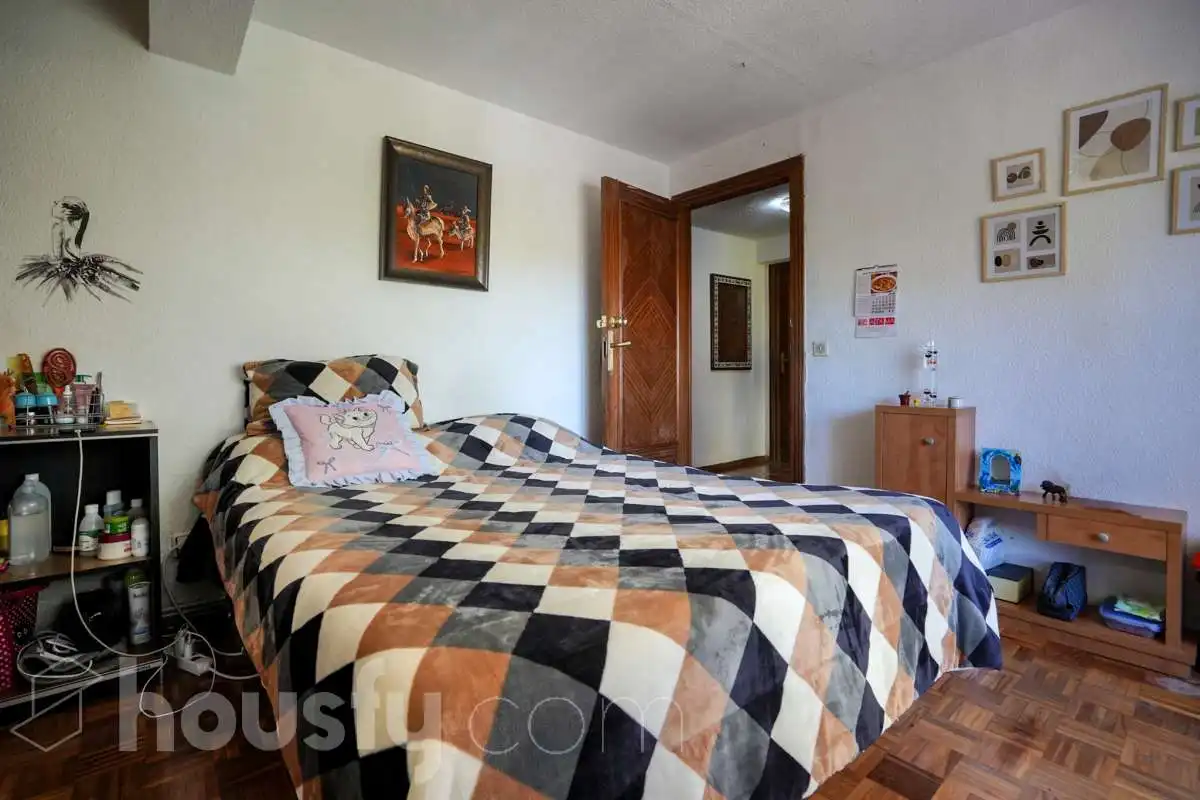 Dormitori de Pis en venda en Madrid amb Calefacció, Parquet i Terrassa