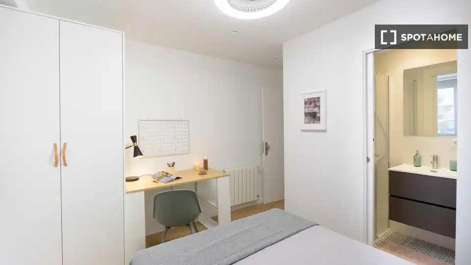 Habitación de Piso para compartir en Valencia con Aire acondicionado, Calefacción y Amueblado