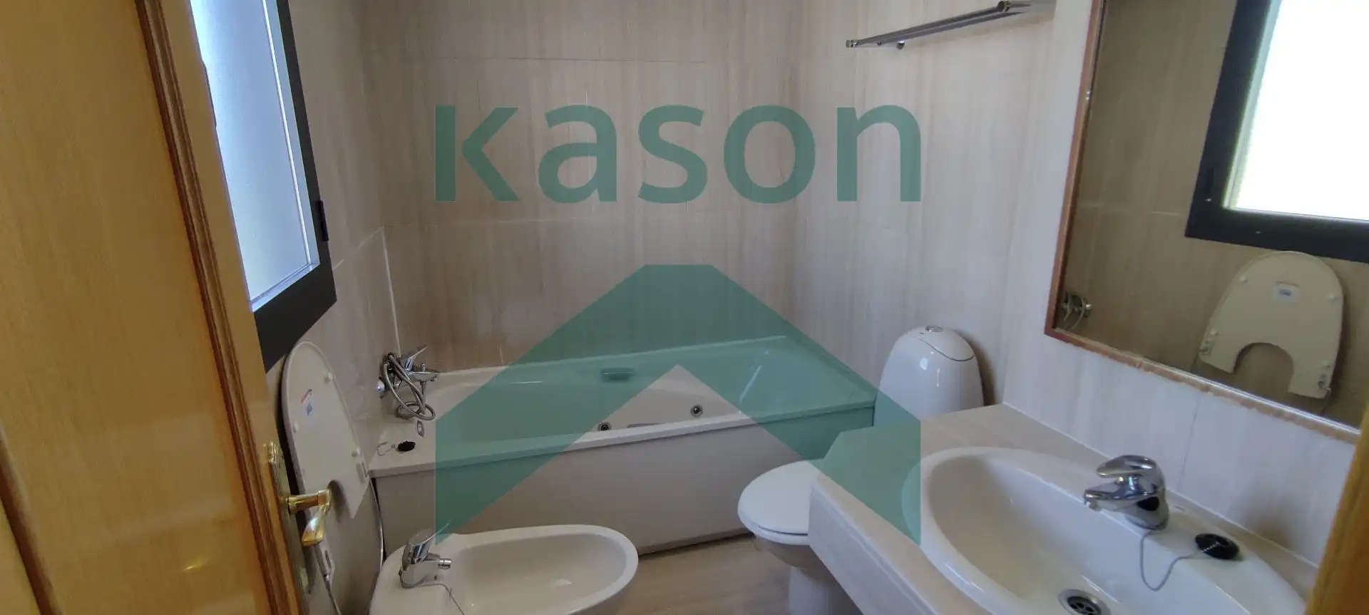 Bathroom of Attic for rent in Madrid  with Air Conditioner, Heating and Terrace