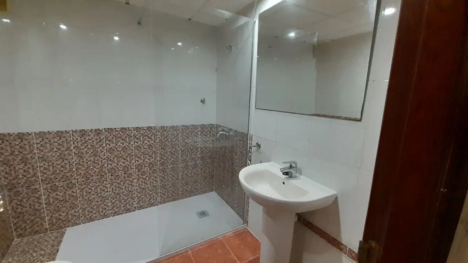 Badezimmer von Wohnung zum Verkauf in Málaga mit Klimaanlage, Privatgarten und Terrasse