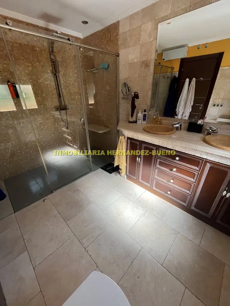 Baño de Casa o chalet en venta en Carbajosa de la Sagrada con Aire acondicionado, Calefacción y Jardín privado